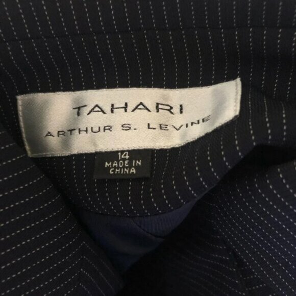 Tahari Black Pinstripe Blazer 14 Padded Shoulders Faux Pockets - Picture 8 of 8